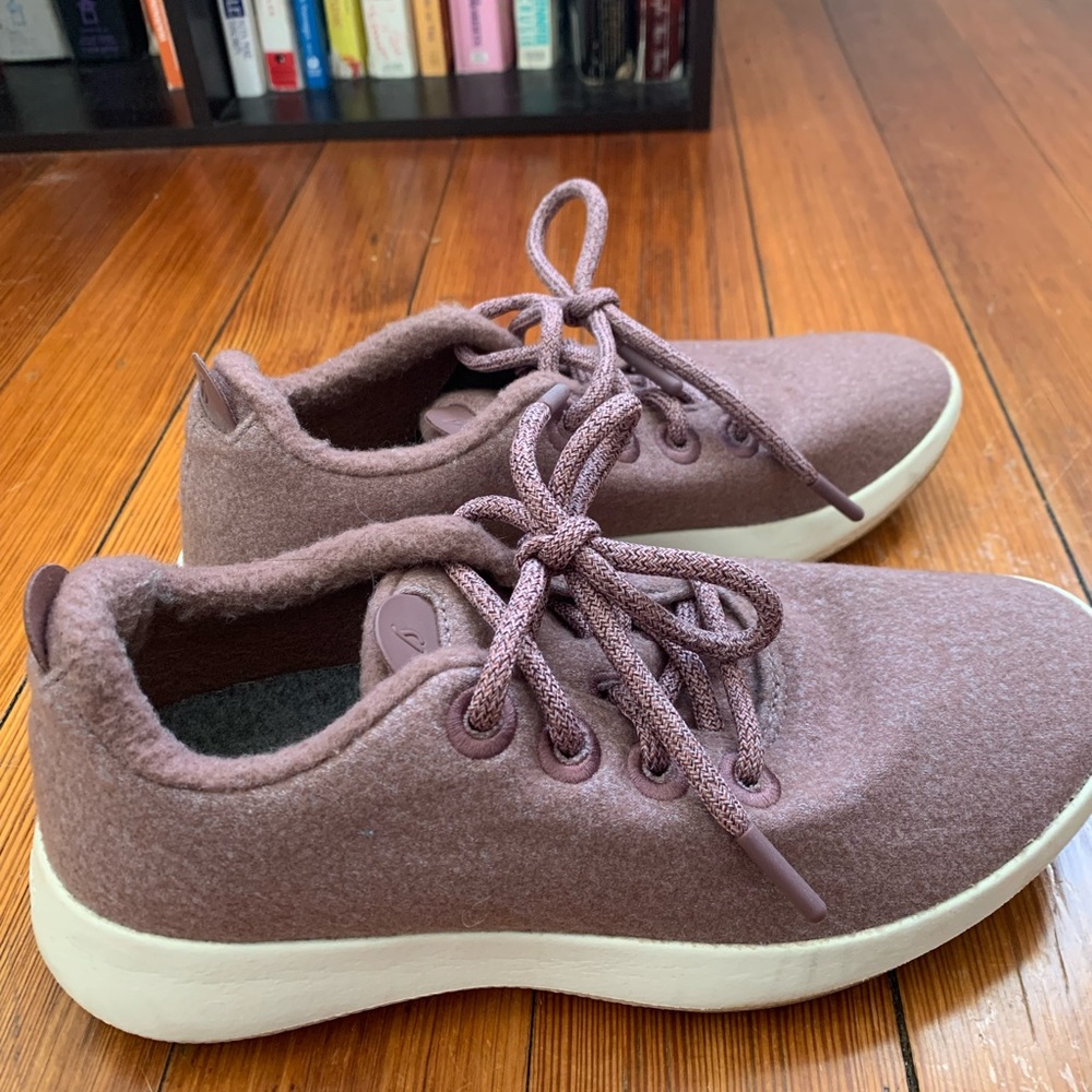 Women’s Allbirds Sneakers- Size 8